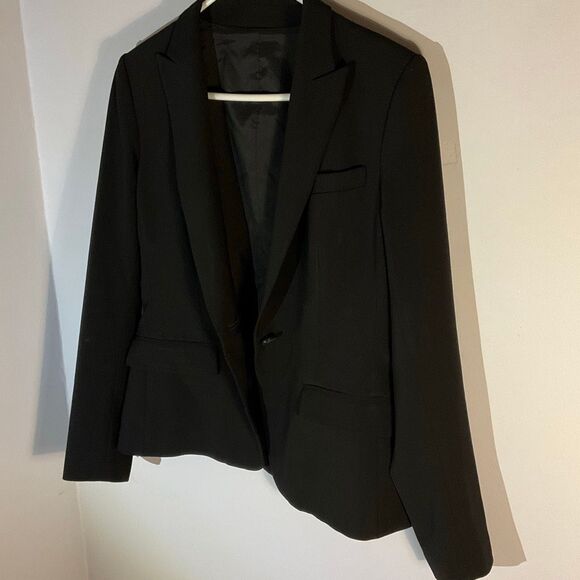 Black Blazer Theory Quality luxury minimalist Black 8 capsulewardrobe - Picture 7 of 15